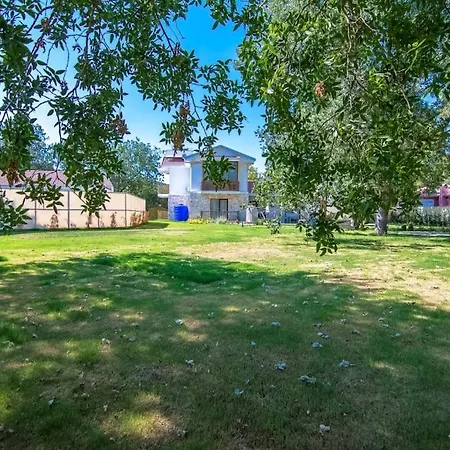 Genis Bahceli 4+1 Tatil Villasi * Fethiye