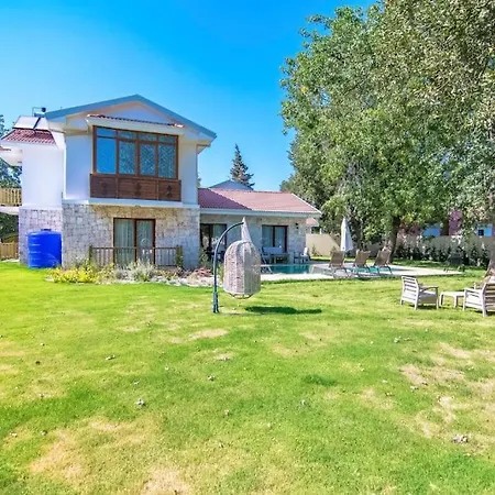 빌라 Genis Bahceli 4+1 Tatil Villasi *